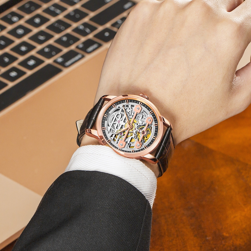 梅花表出現(xiàn)表把斷裂怎么解決(手表維修專家教你如何快速處理)